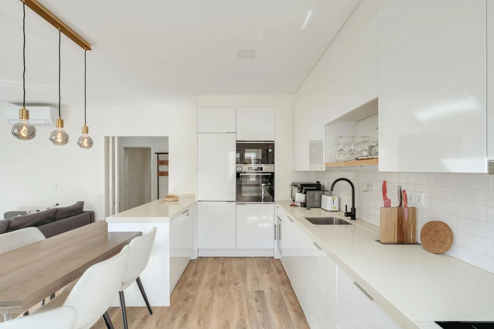 Hostwise - Flat W/ Balcony & Workspace Lisboa Portekiz