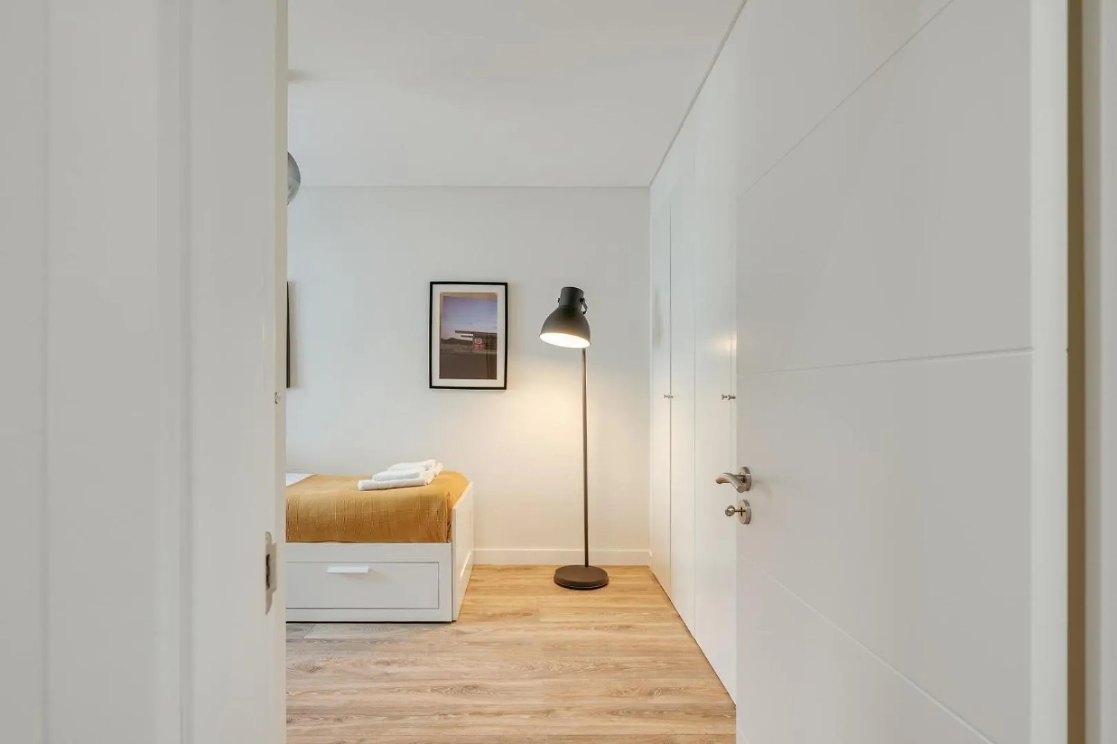 Hostwise - Flat W/ Balcony & Workspace Lisboa